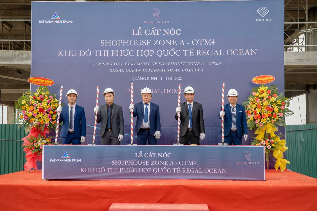 Lễ cất nóc dự án căn hộ Regal Legend Quảng Bình