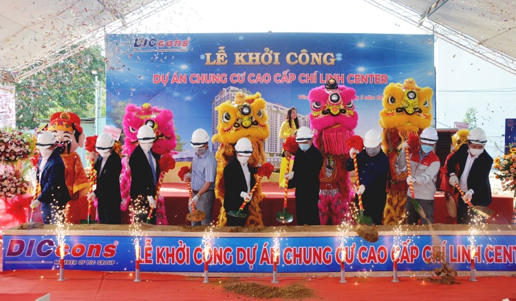 19200627-2khoi-cong Đại diện lãnh đạo DIC Corp, DICcons và các đối tác thực hiện nghi thức khởi công dự án chung cư Chí Linh Center.