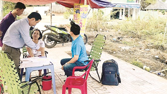 20180426093047-5680 Tìm hiểu thông tin mua bán đất nền quận 9 ngay trên vỉa hè.