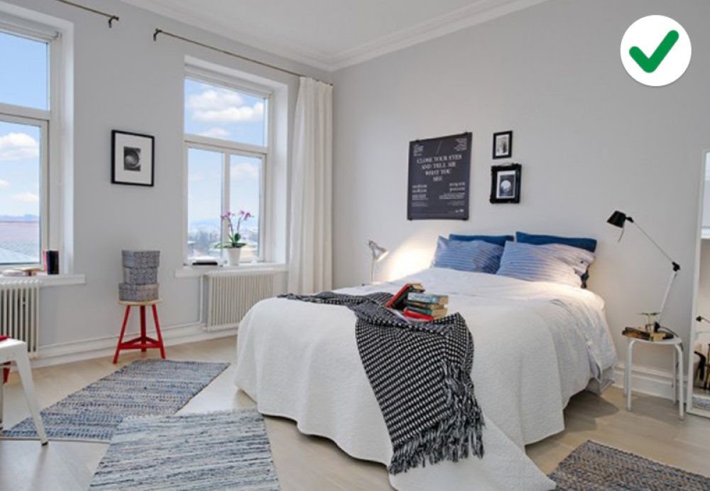 phòng ngủ màu trắng với những điểm nhấn màu sắc