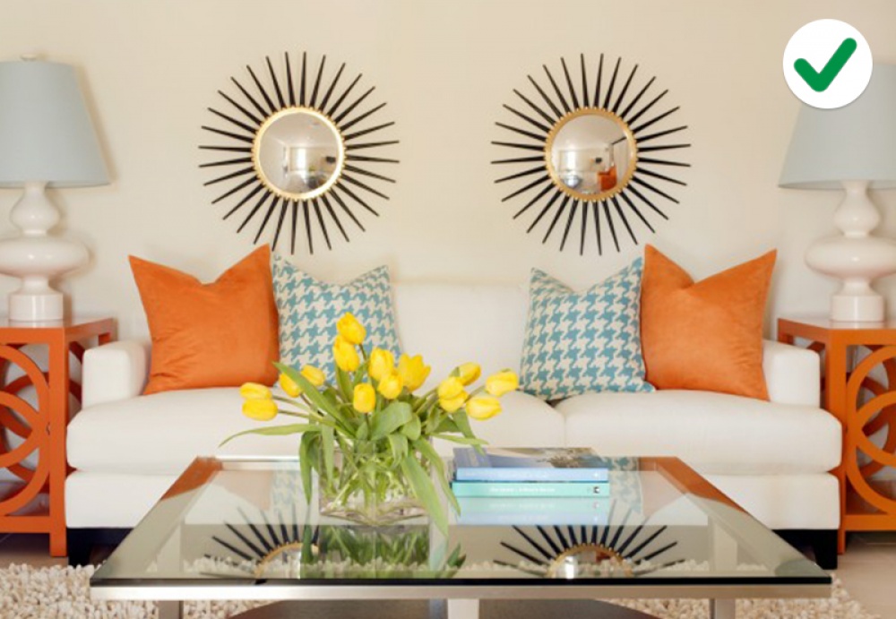 phòng khách với màu sắc tương phản