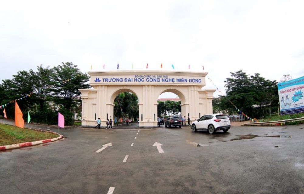 Trường đại học Miền Đông