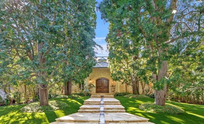 Biệt thự đẹp như cổ tích của tỷ phú Mỹ