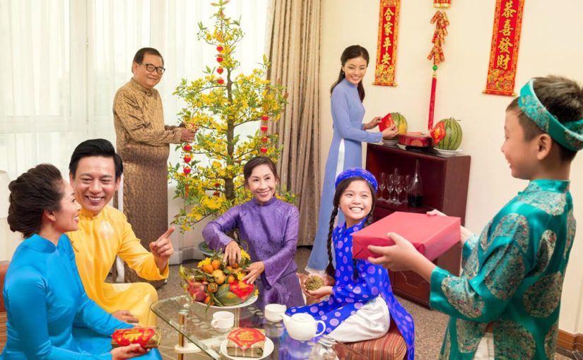 Nhà cửa trước Tết: Bàn thờ – Sự kết nối tâm linh linh thiêng