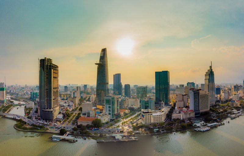 Lần đầu tiên sau một thập kỷ, bất động sản Việt Nam vào top “bán minh bạch”