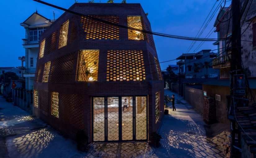 Lạ mắt ngôi nhà bằng gạch như hang động ở Hà Nội