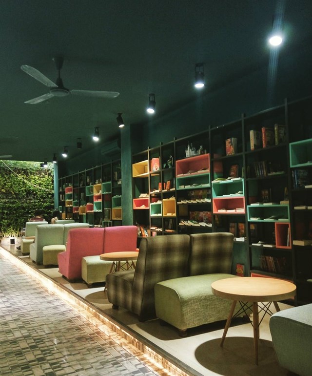 cafe-sach-sai-gon-huy-hoang-bookstore-2