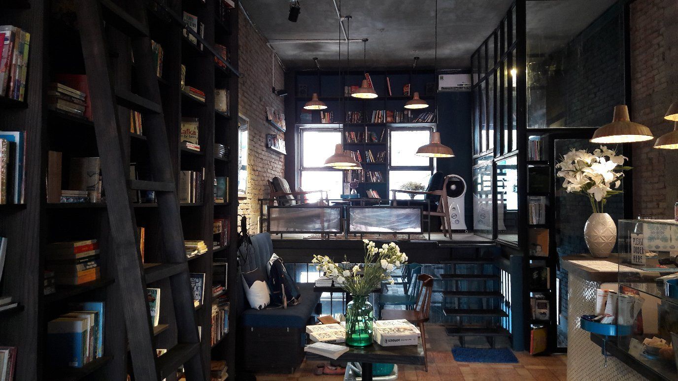 cafe-sach-sai-gon-the-hidden-elephant-book-1