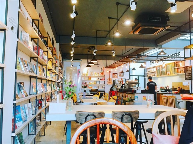 cafe-sach-sai-gon-the-lib-coffee-books-1