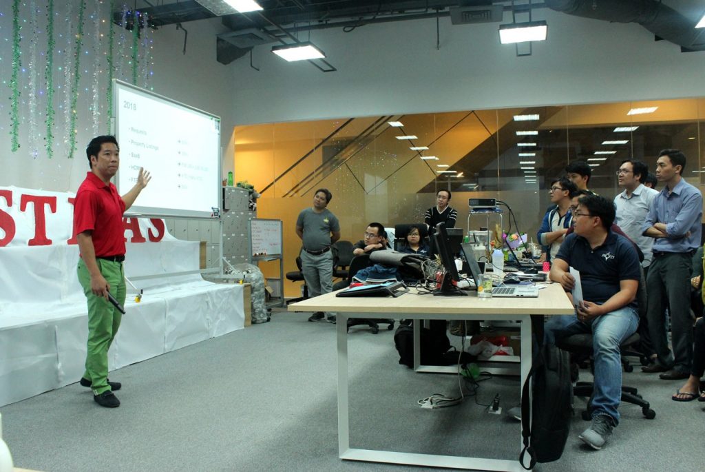 ceo-propzy-e28093-anh-john-n-le-chia-se1babb-te1baa1i-bue1bb95i-tie1bb87c-1024x685-1 CEO Propzy – Anh John N. Le chia sẻ tại buổi tiệc