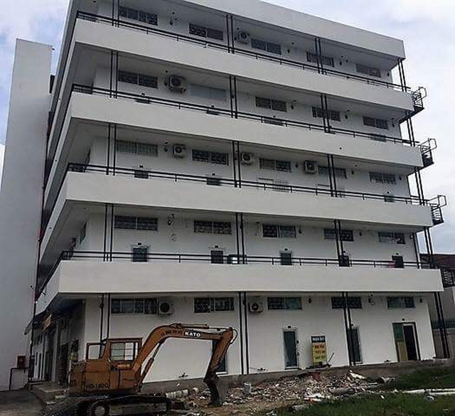 Một chưng mini đã xây hoàn thành với 5 tầng, trong khi giấy phép xây dựng chỉ cho phép xây 3 tầng