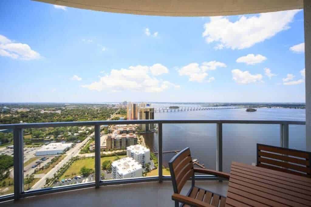 co-nen-o-tang-cao-nhat-cua-chung-cu-hay-khong-3