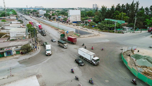 dji0023-1-15173209242531716654186 Cảng Cát Lái hiện là cảng lớn và hiện đại nhất Việt Nam, với hơn 80% lượng container hàng hóa tại khu vực TPHCM lưu thông qua đây.