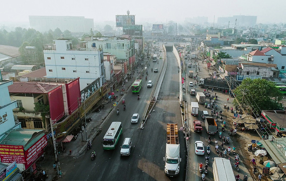 dji0044-1521071559962248409304 Toàn cảnh hầm chui nút giao 3 tầng lớn nhất Tp.HCM hơn 500 tỷ vừa thông xe - Hình 4