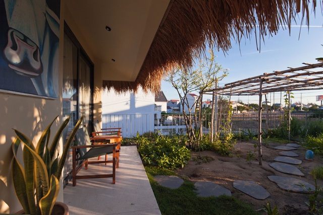 doc-dao-ngoi-nha-mang-phong-cach-thon-que-hien-dien-trong-long-pho-thi-11