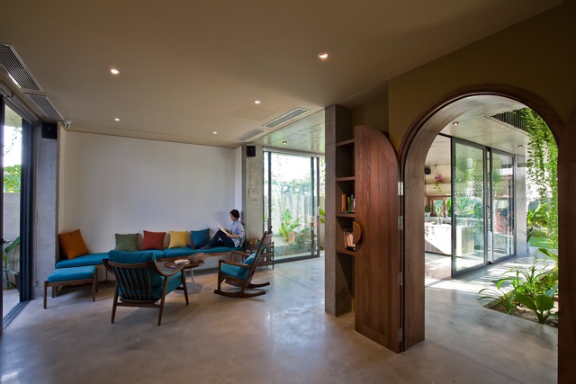 doc-dao-ngoi-nha-mang-phong-cach-thon-que-hien-dien-trong-long-pho-thi-2