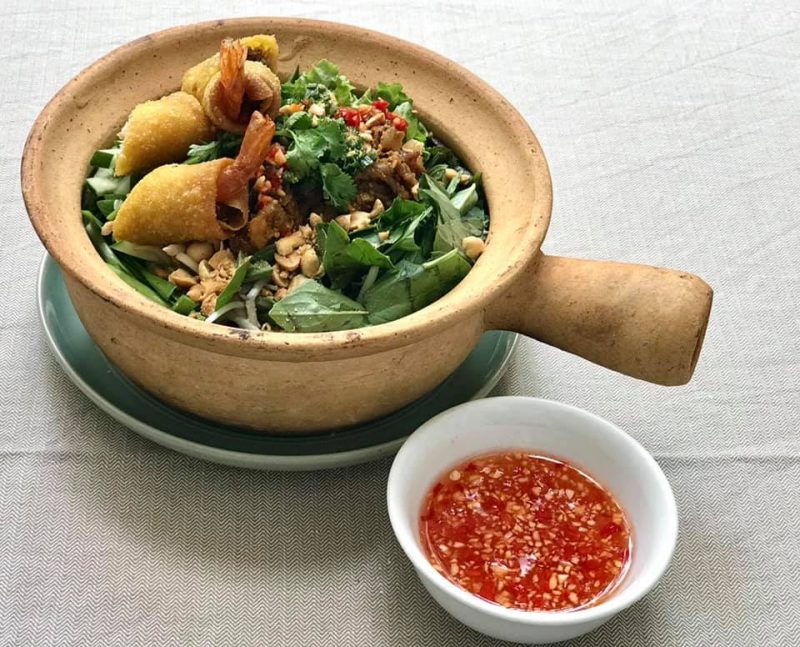 luu-luyen-voi-top-5-nha-hang-dam-vi-co-do-hue-o-quan-3-nha-hang-trinh-1 Nhà Hàng Trịnh