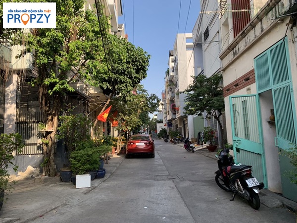 Nên chọn mua ngay các hẻm vừa và lớn