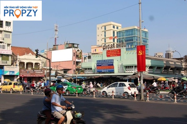 Nên mua nhà gần chợ nhỏ hay chợ lớn