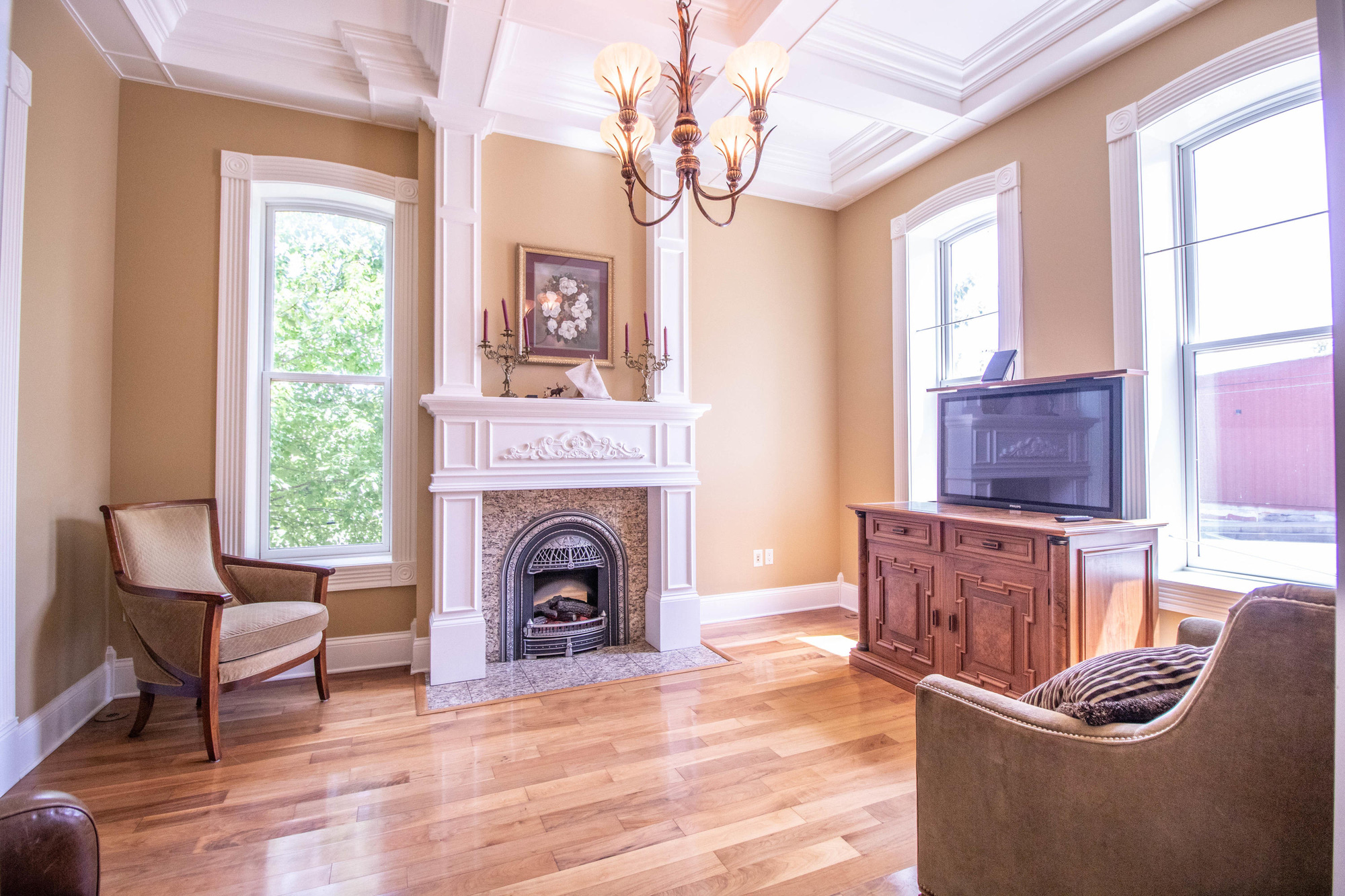 ngoi-nha-tuyet-dep-duoc-ban-gia-hoi-nhung-khong-phai-ai-cung-du-can-dam-vao-o-3