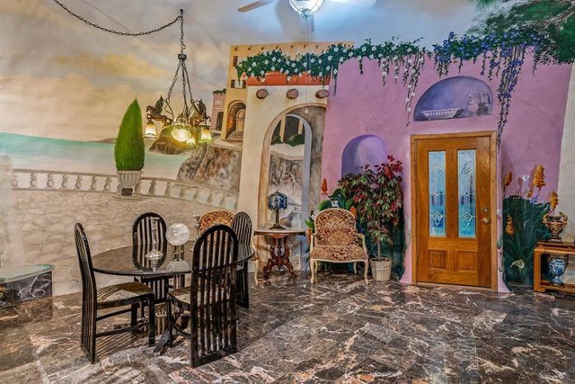 nha-2-trieu-usd-duoi-long-dat-thiet-ke-ben-trong-khien-ai-cung-kinh-ngac-4