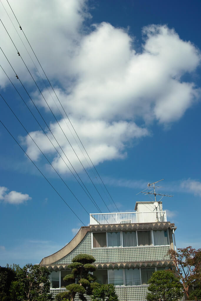 Nhà dưới đường điện cao thế