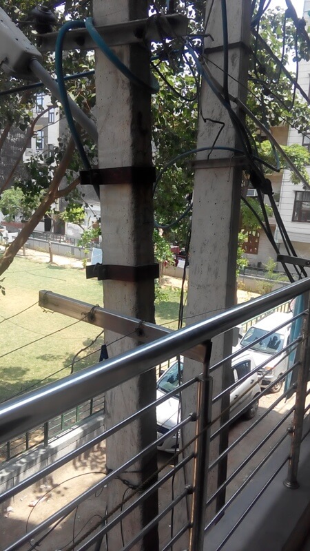 Nhà gần cột điện