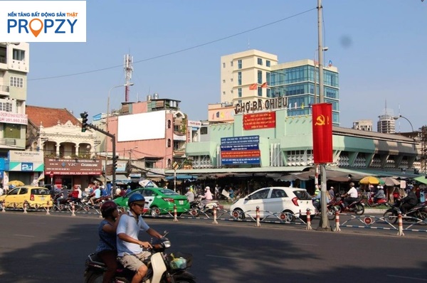 Nhà gần chợ đặc biệt phù hợp để kinh doanh, buôn bán