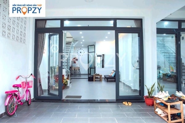 Nhà phố mặt tiền thoáng mát quận Thủ Đức