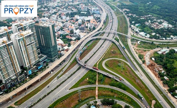 Ở nhà phố xây sẵn quận 9 thuận tiện trong việc đi lại