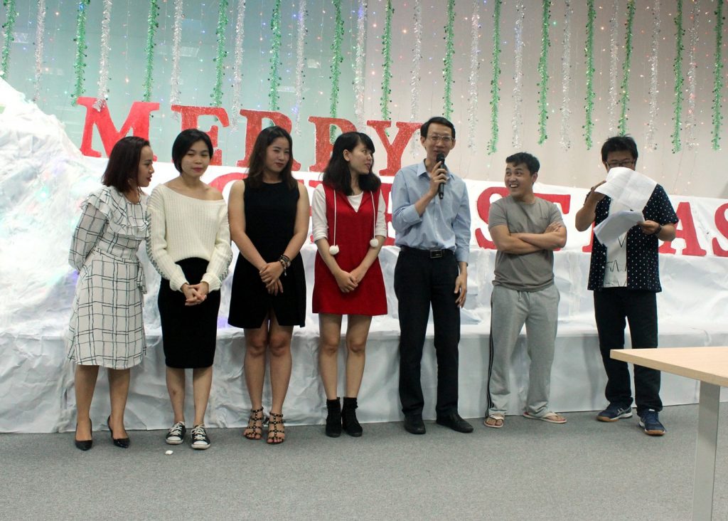 nhc3a2n-vic3aan-ce1bba7a-nc483m-e2809cstaff-of-the-year-2017e2809d-1024x732-1 Nhân viên của năm “Staff of the year 2017”