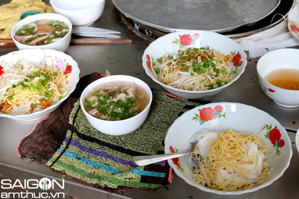 Nhung-quan-an-lau-doi-van-hut-khach-o-sai-thanh-21