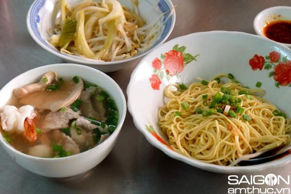 Nhung-quan-an-lau-doi-van-hut-khach-o-sai-thanh-22