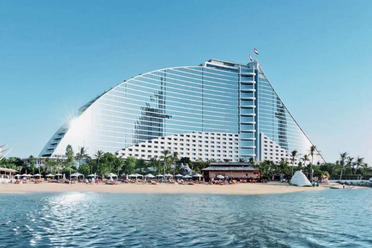 Bến du thuyền rộng lớn