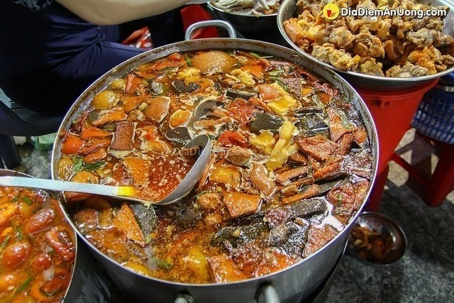 quan-an-khuya-sai-gon-7-bun-rieu-hau-giang-1