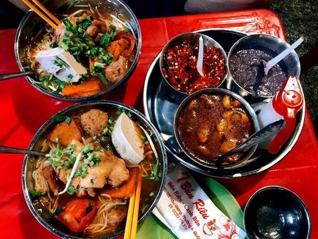 quan-an-khuya-sai-gon-7-bun-rieu-hau-giang-2