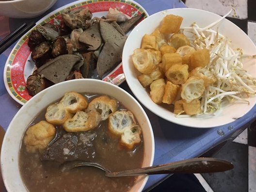 quan-an-khuya-sai-gon-chao-long-phan-dang-luu-1