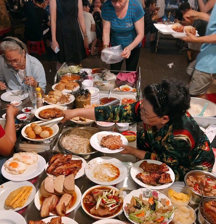 quan-an-khuya-sai-gon-com-tam-bai-rac-3