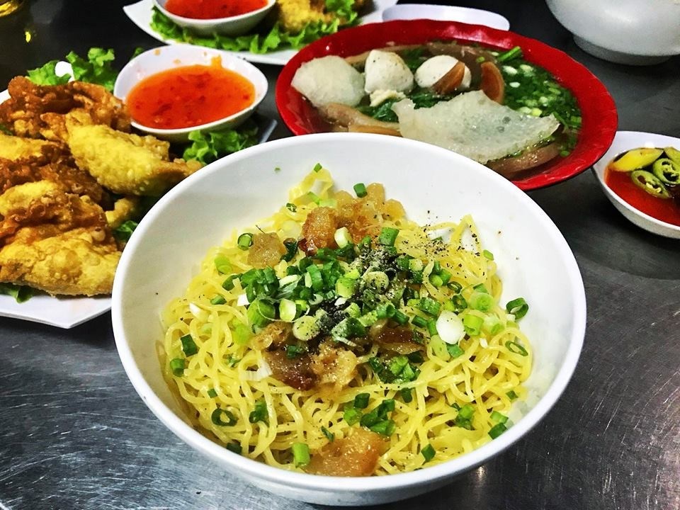 quan-an-khuya-sai-gon-sui-cao-ha-ton-quyen-1