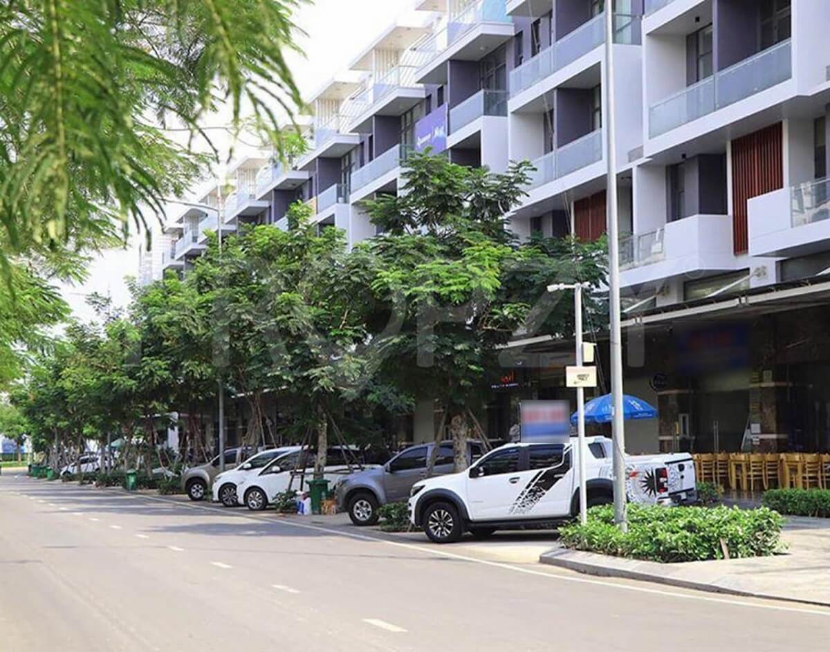 Khu nhà liên kề với các shophouse ở tầng 1