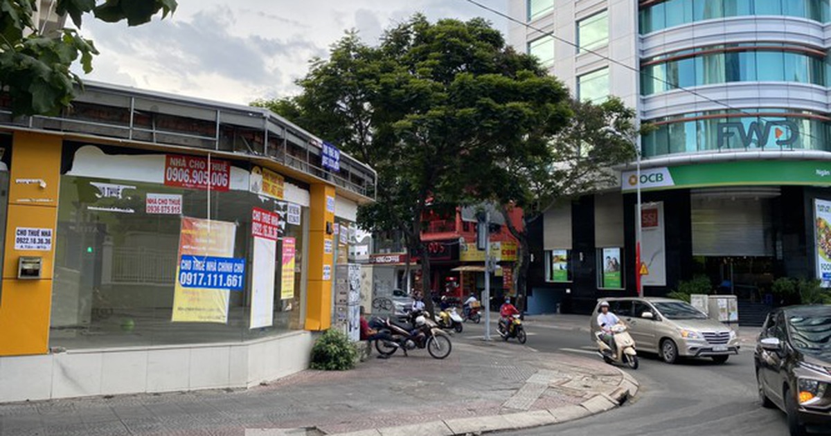 Mặt bằng tiền tỷ thi nhau đóng cửa