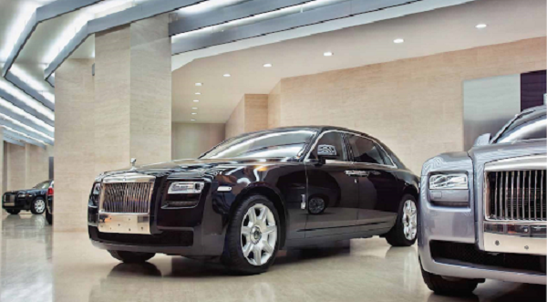 tien-ich-cho-de-xe-cua-the-grand-manhattan