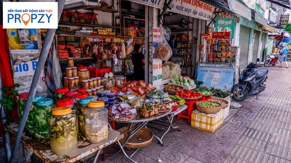 Tìm thông tin rao bán nhà gần chợ trên các trang web