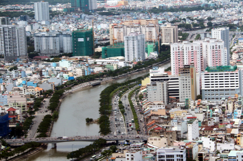 Lãnh đạo UBND TP. HCM: ‘Cơn sốt đất ảo là bài học cho thành phố’