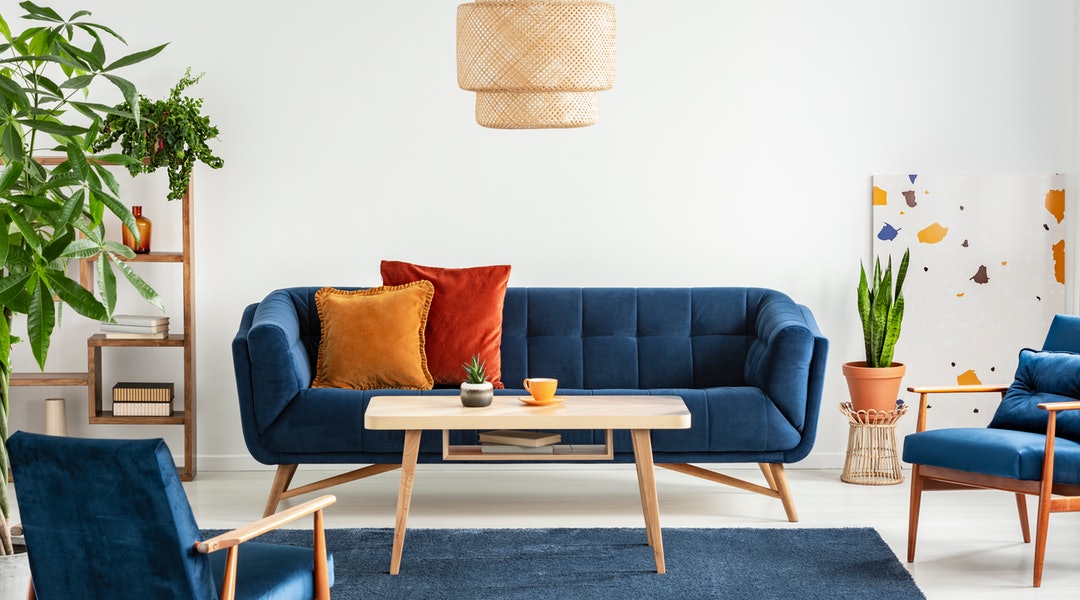 ung-dung-classic-blue-trong-thiet-ke-nha-o-1